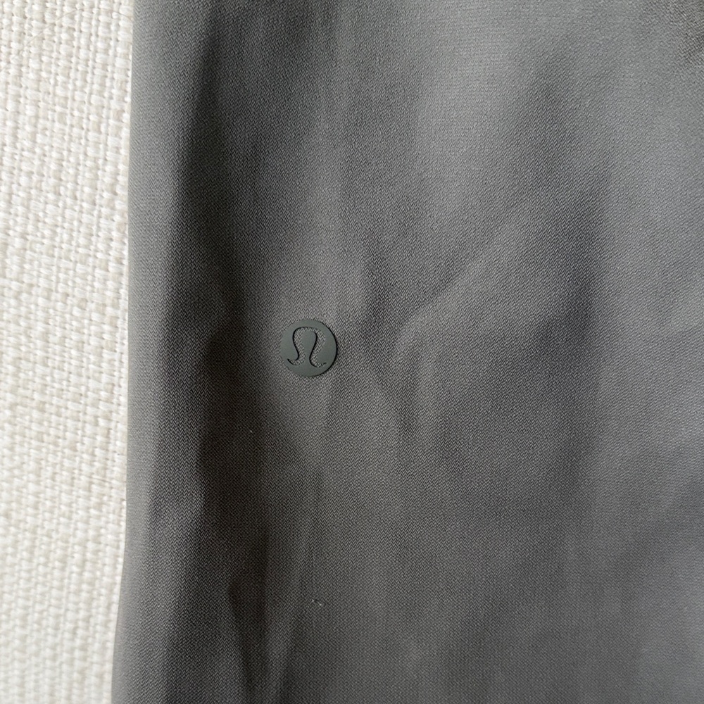 ON THE FLY lululemon cropped grey sage pants